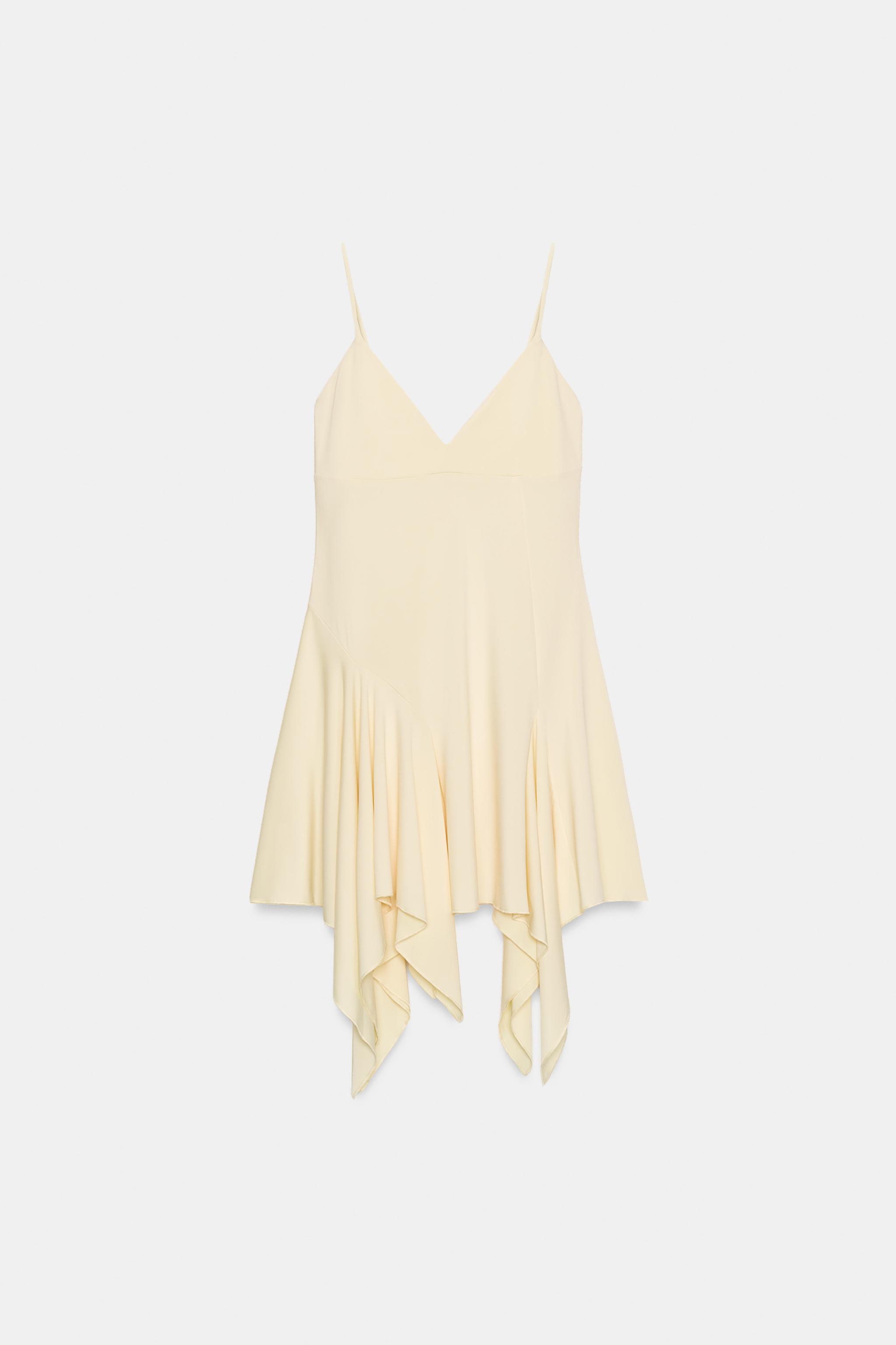 ROBE À BRETELLES ASYMÉTRIQUE